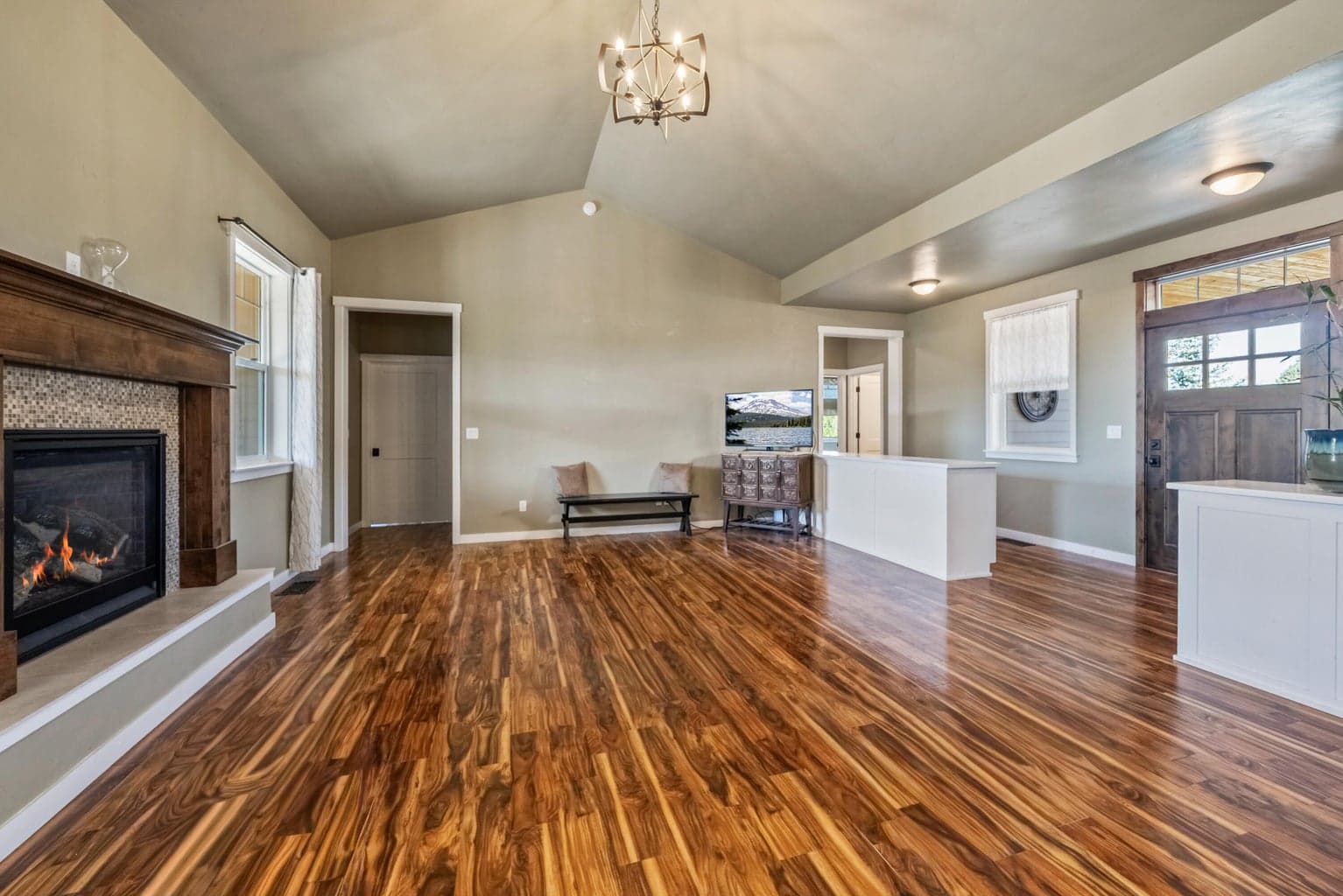 Photo of 4570 SW Yew Avenue 7 of 75