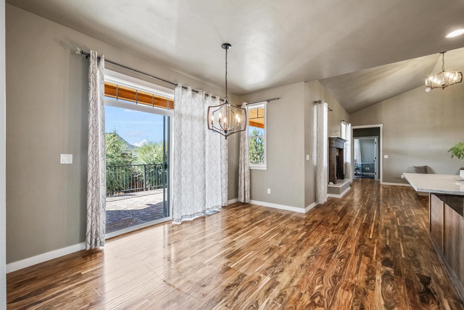 Photo of 4570 SW Yew Avenue 12 of 75
