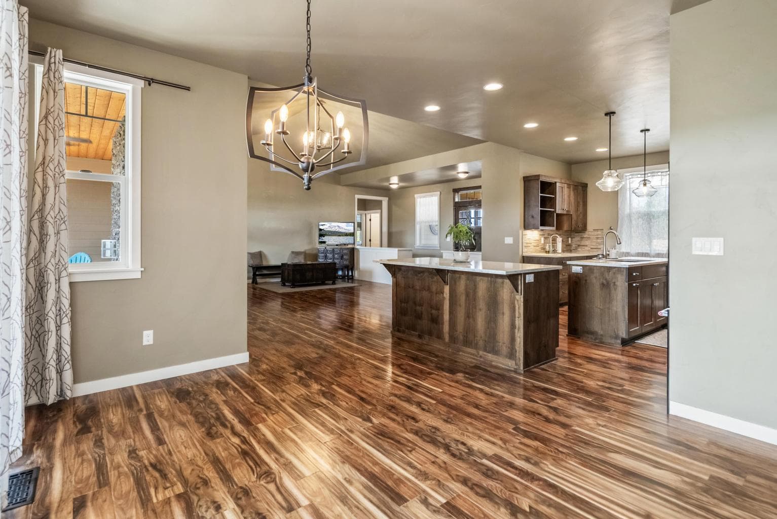 Photo of 4570 SW Yew Avenue 13 of 75