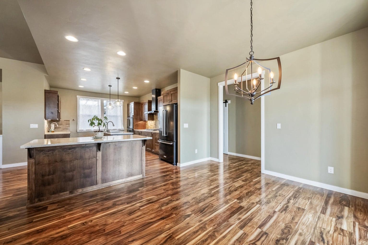 Photo of 4570 SW Yew Avenue 14 of 75