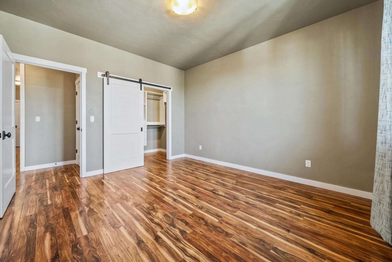 Photo of 4570 SW Yew Avenue 26 of 75