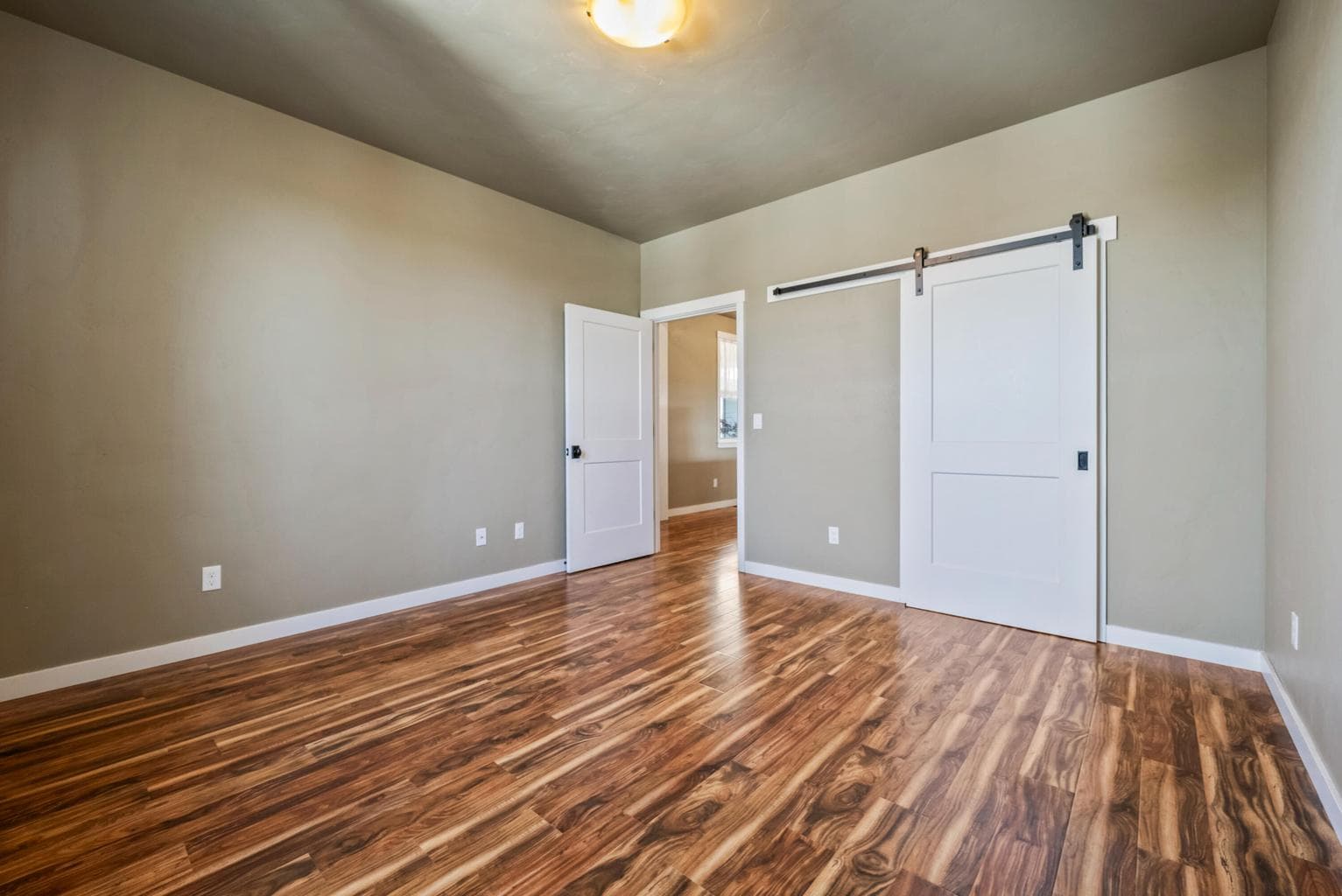 Photo of 4570 SW Yew Avenue 27 of 75
