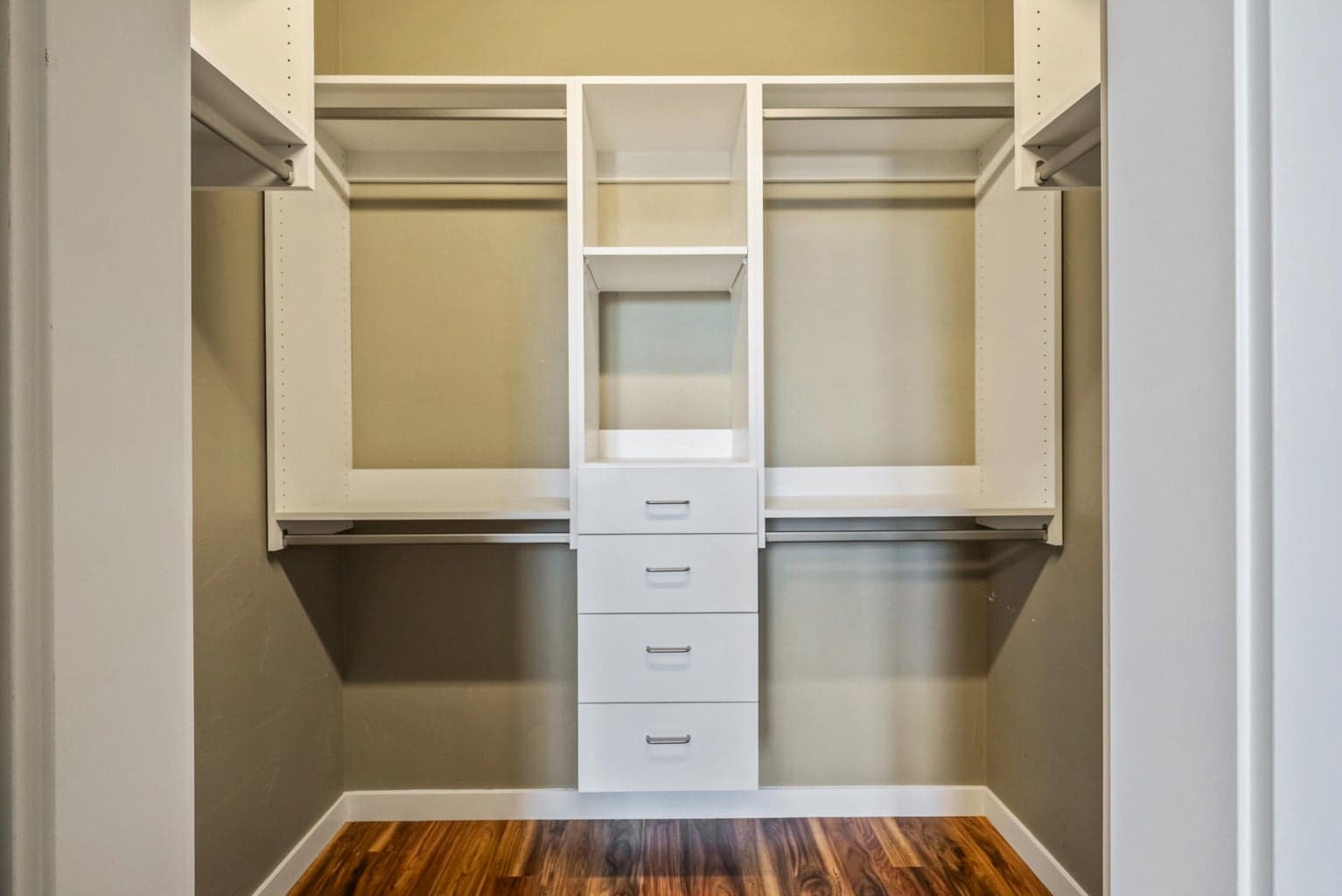 Photo of 4570 SW Yew Avenue 28 of 75