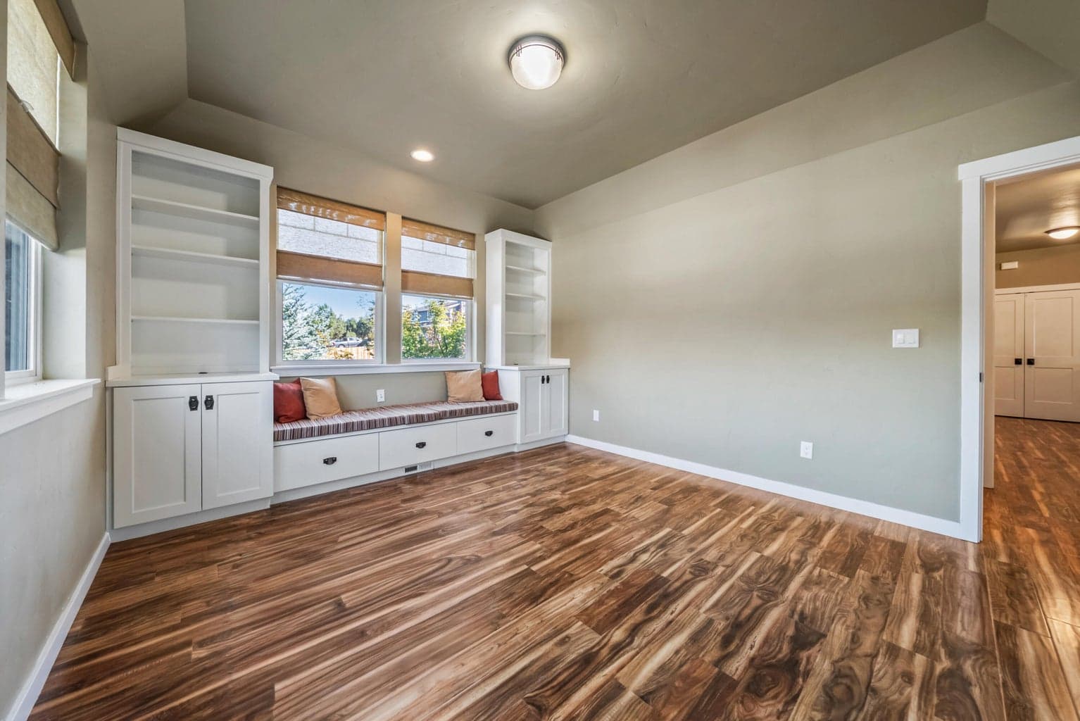 Photo of 4570 SW Yew Avenue 31 of 75