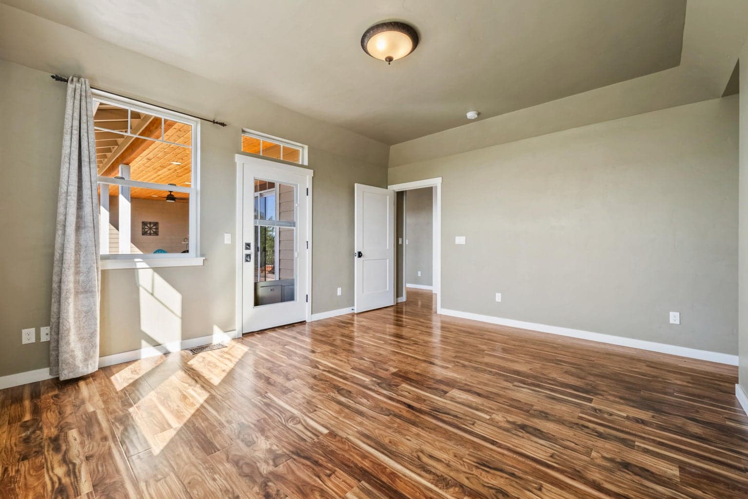 Photo of 4570 SW Yew Avenue 39 of 75