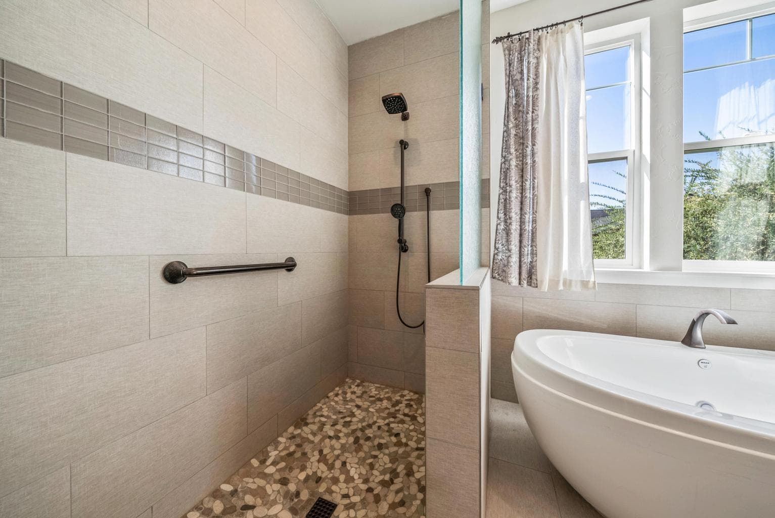 Photo of 4570 SW Yew Avenue 43 of 75