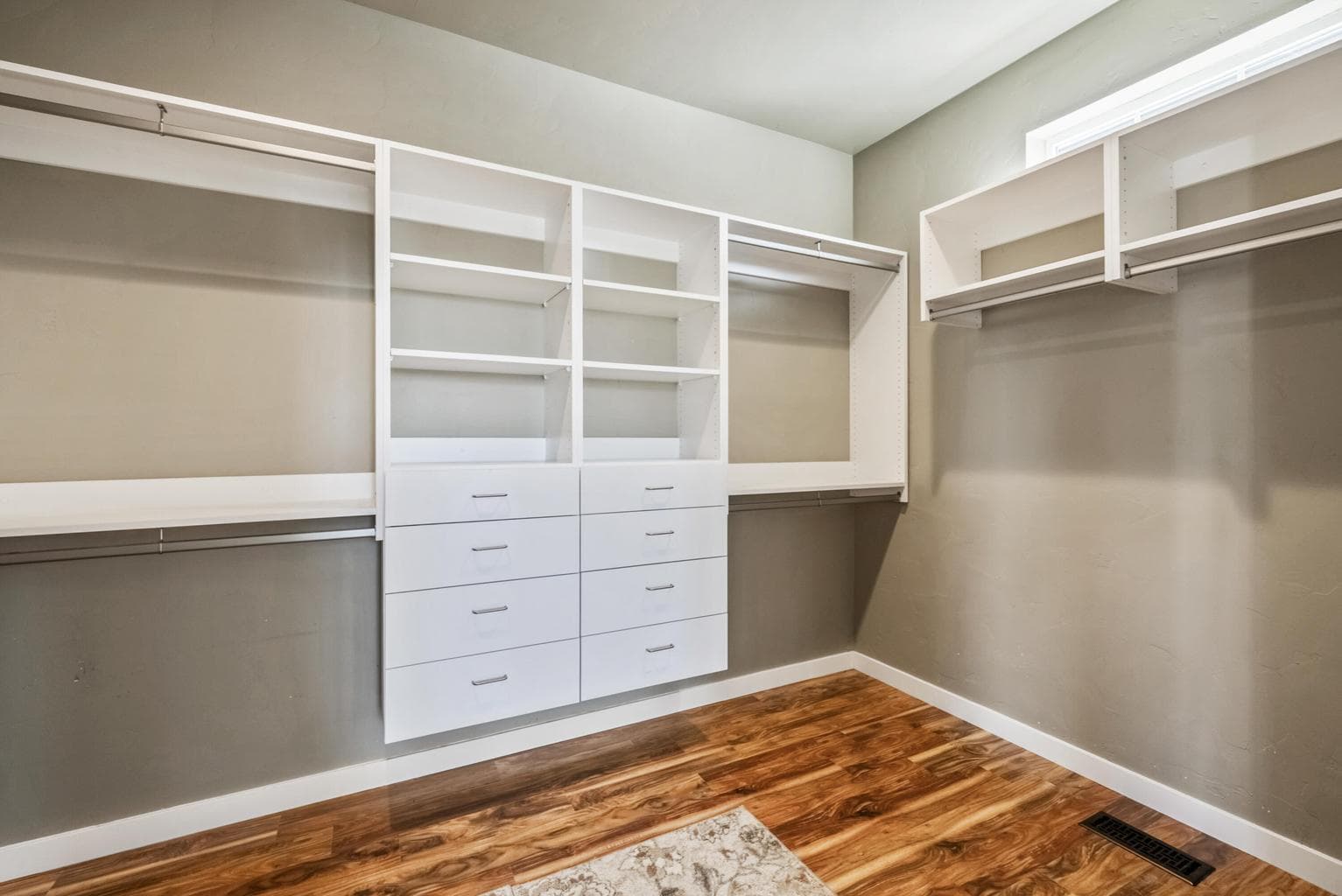 Photo of 4570 SW Yew Avenue 46 of 75