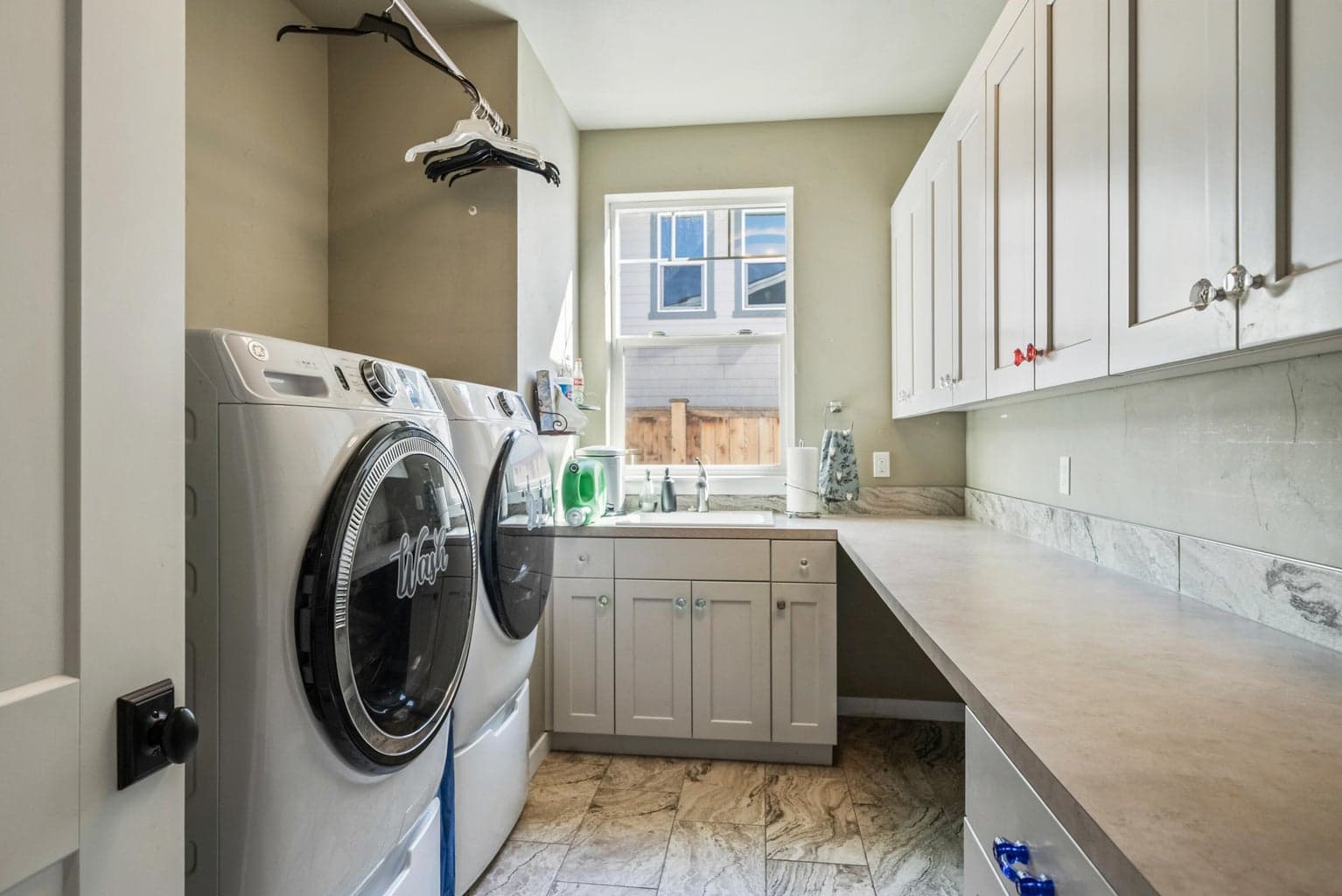 Photo of 4570 SW Yew Avenue 50 of 75