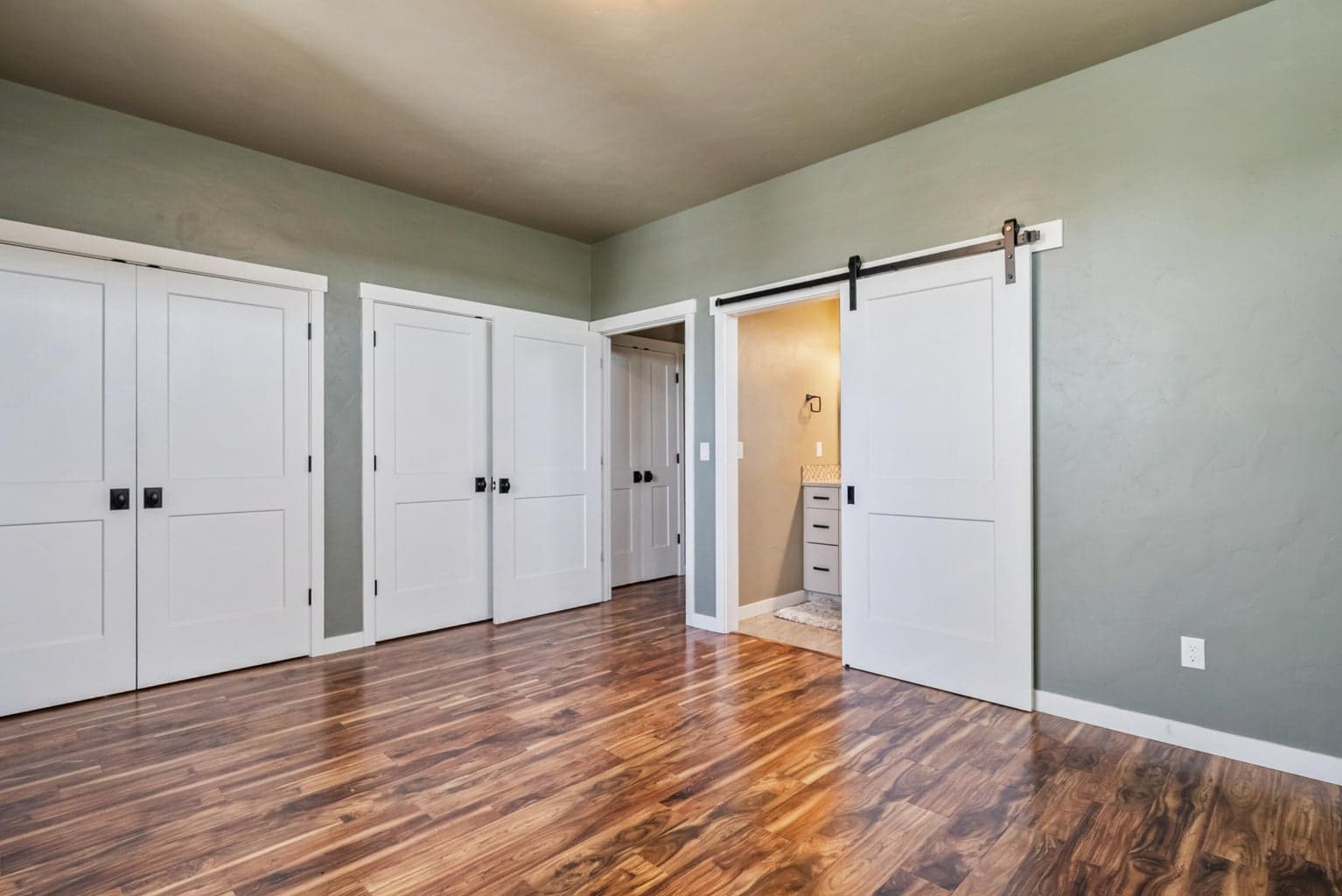 Photo of 4570 SW Yew Avenue 55 of 75