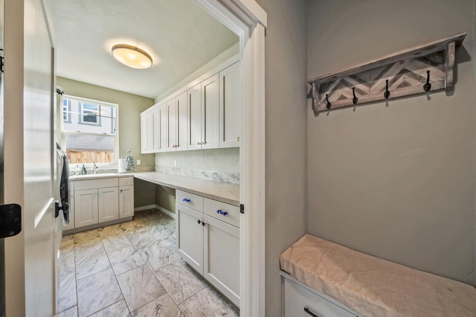 Photo of 4570 SW Yew Avenue 49 of 75