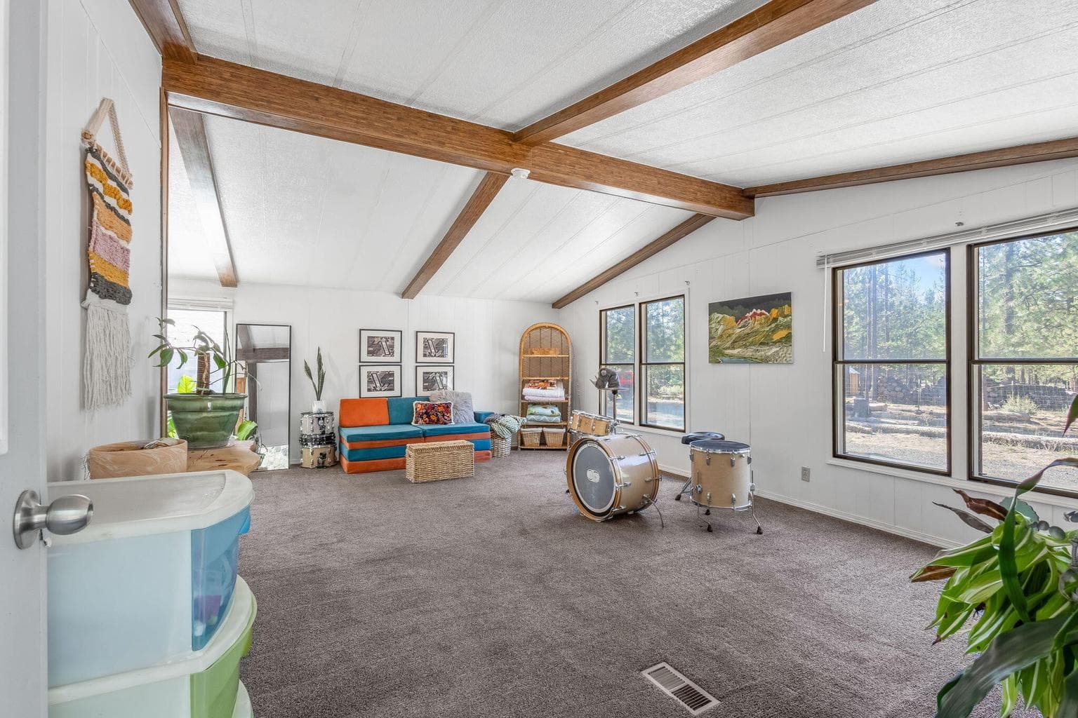 Photo of 52900 Sunrise Boulevard 14 of 48