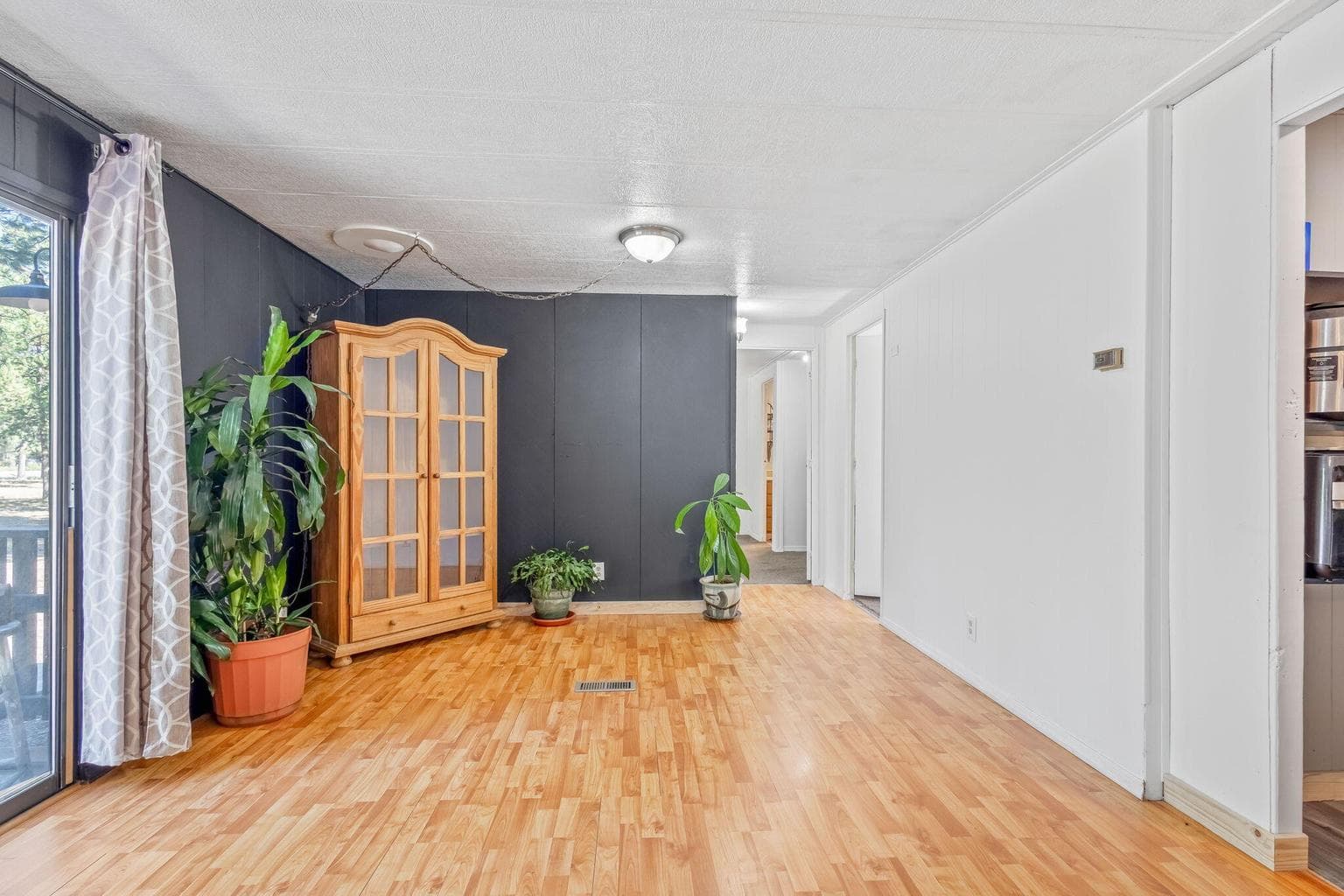 Photo of 52900 Sunrise Boulevard 20 of 48
