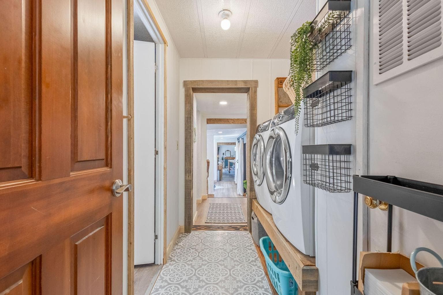 Photo of 52900 Sunrise Boulevard 28 of 48