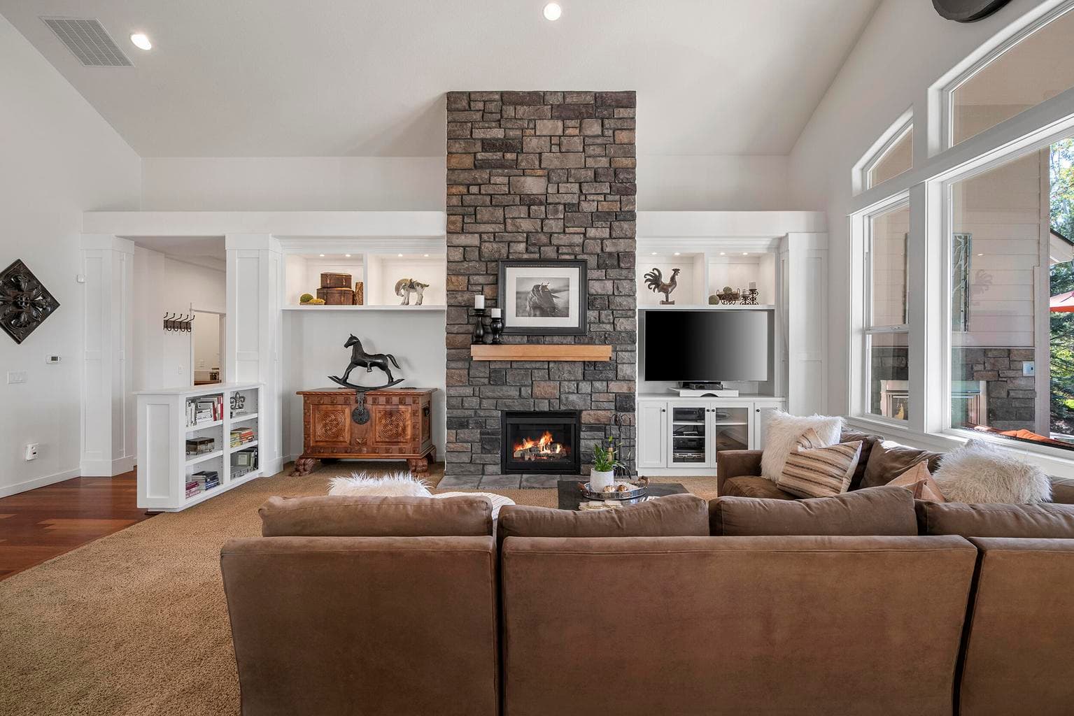 Photo of 61375 Huckleberry Place 9 of 63