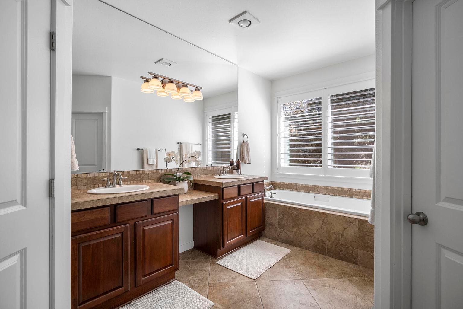 Photo of 61375 Huckleberry Place 19 of 63