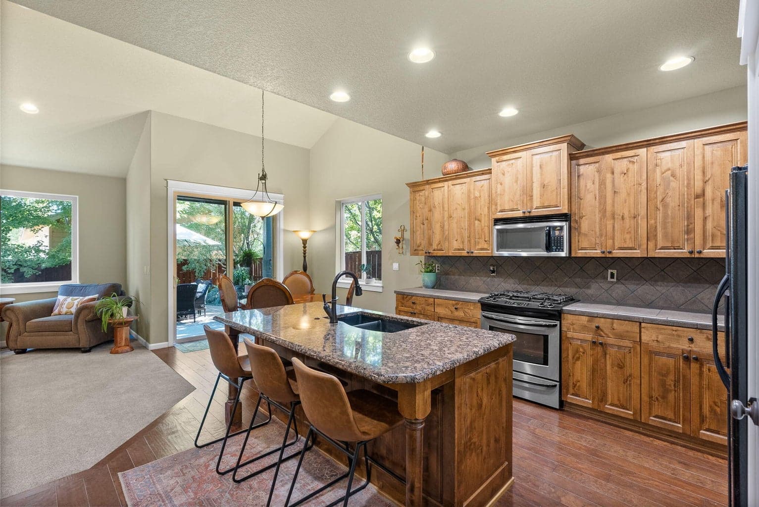 Photo of 404 NW 29th Street 16 of 32