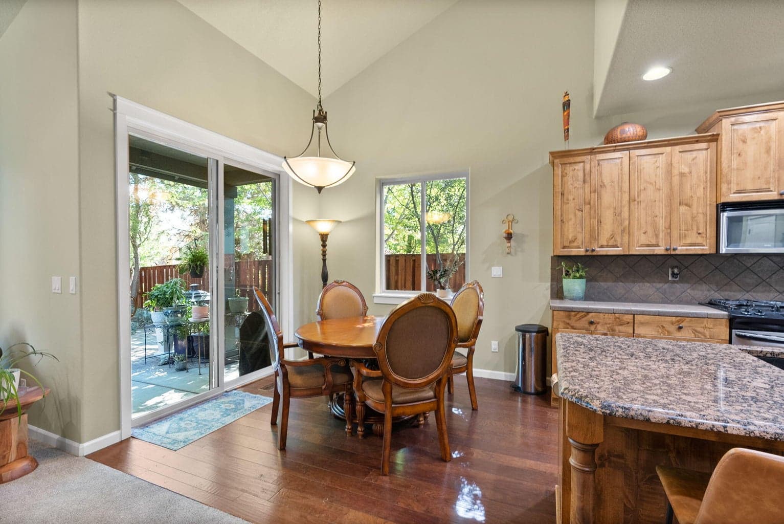 Photo of 404 29th 4 of 32