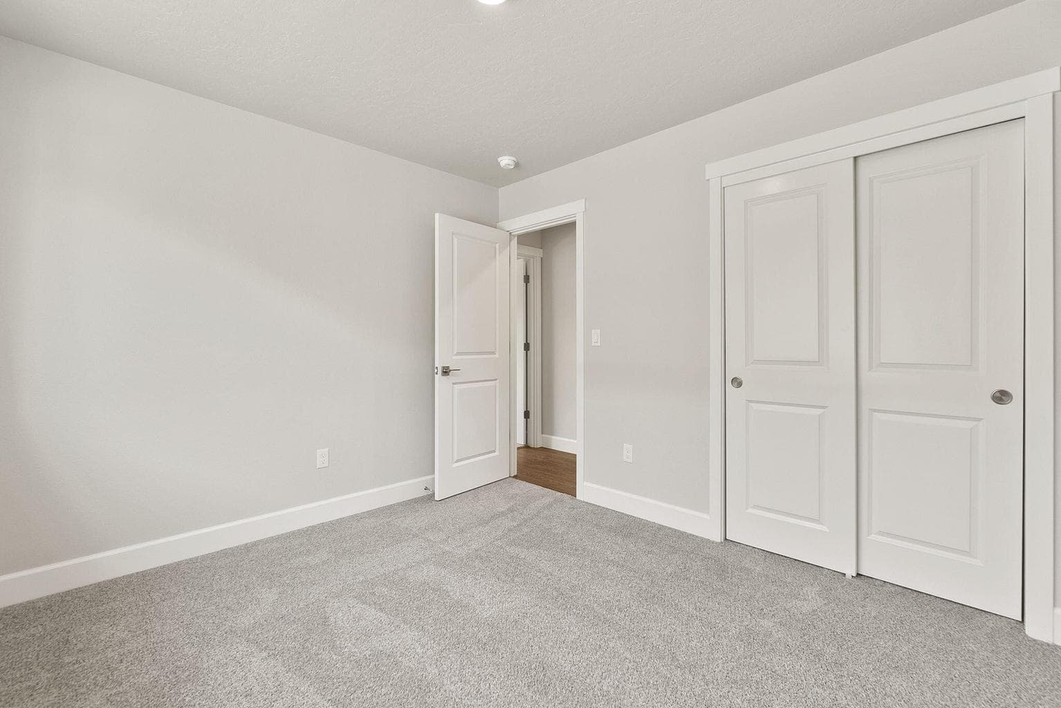 Photo of 1190 NW Varnish Lane 16 of 25