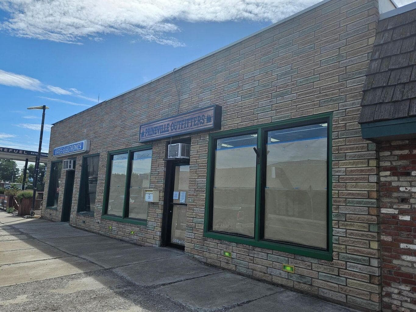 Photo of 250 NE 3rd Street 2 of 10