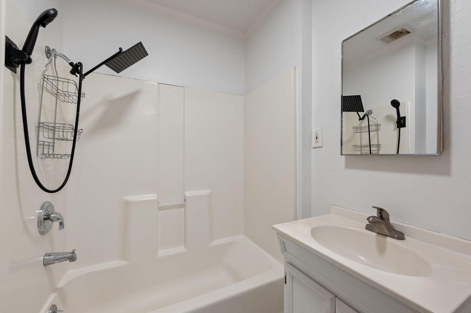 Photo of 135 SE Roosevelt Avenue 13 of 36