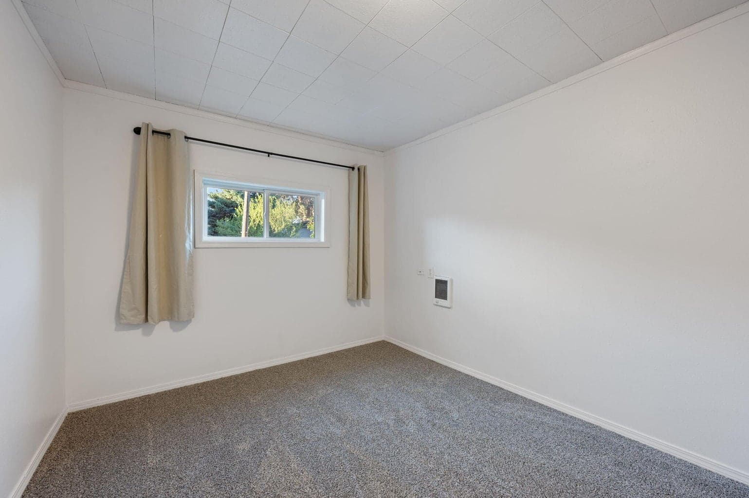Photo of 135 SE Roosevelt Avenue 17 of 36