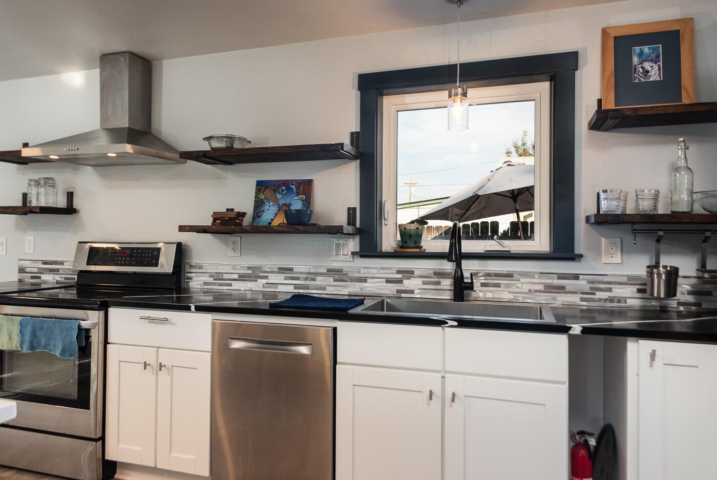 Photo of 2526 SW Salmon Avenue 8 of 15