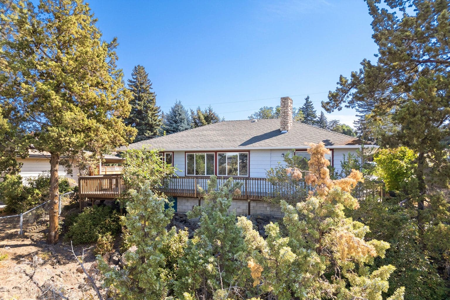 Photo of 517 NW Canyon Drive 31 of 40