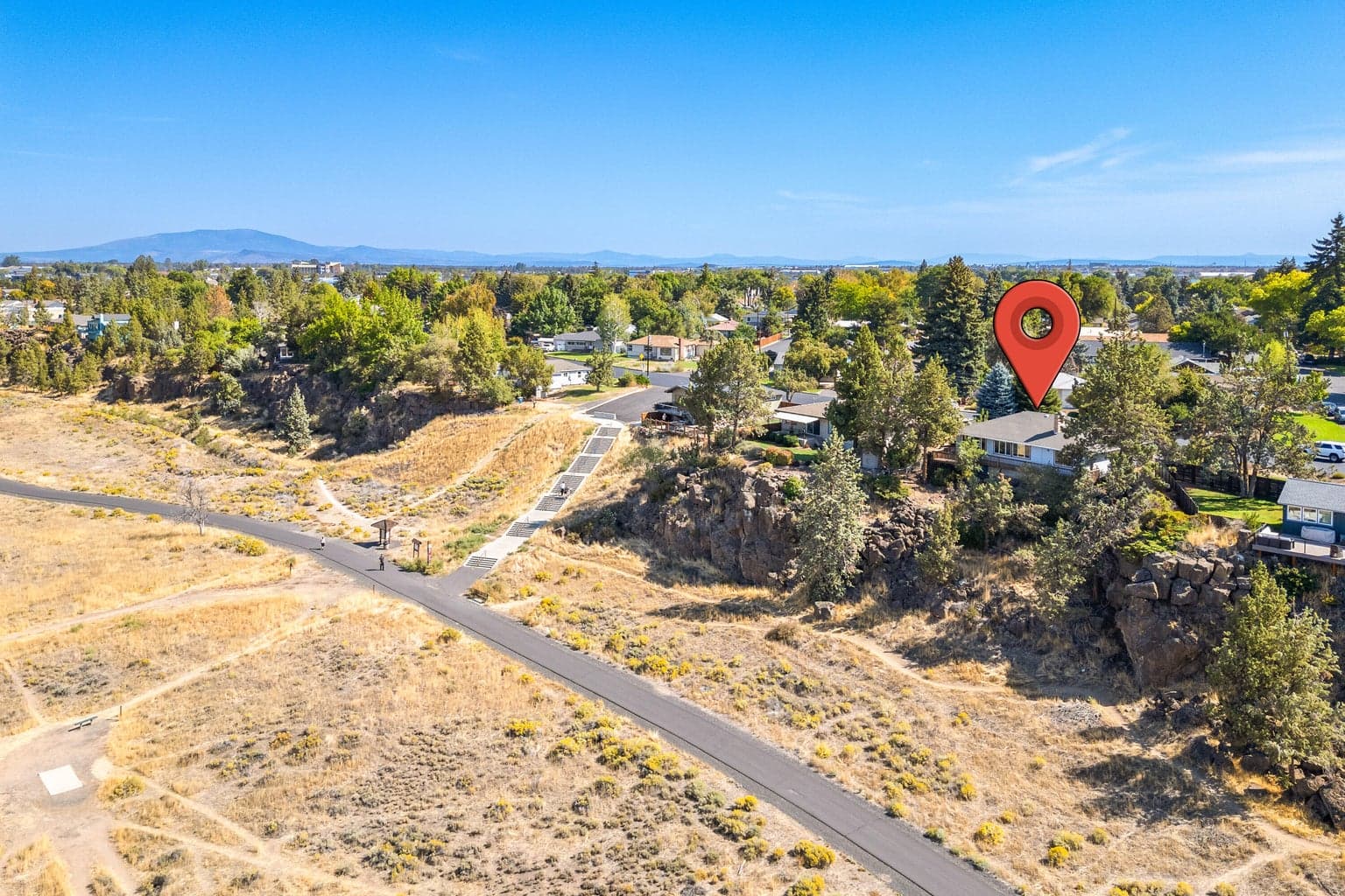 Photo of 517 NW Canyon Drive 34 of 40