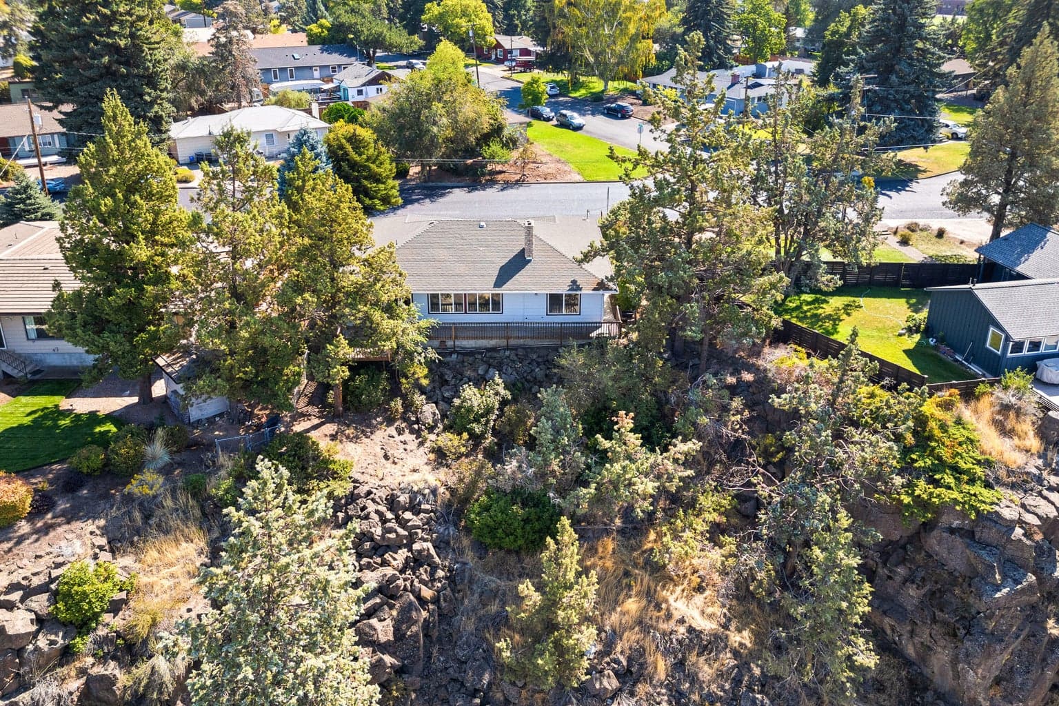 Photo of 517 NW Canyon Drive 37 of 40