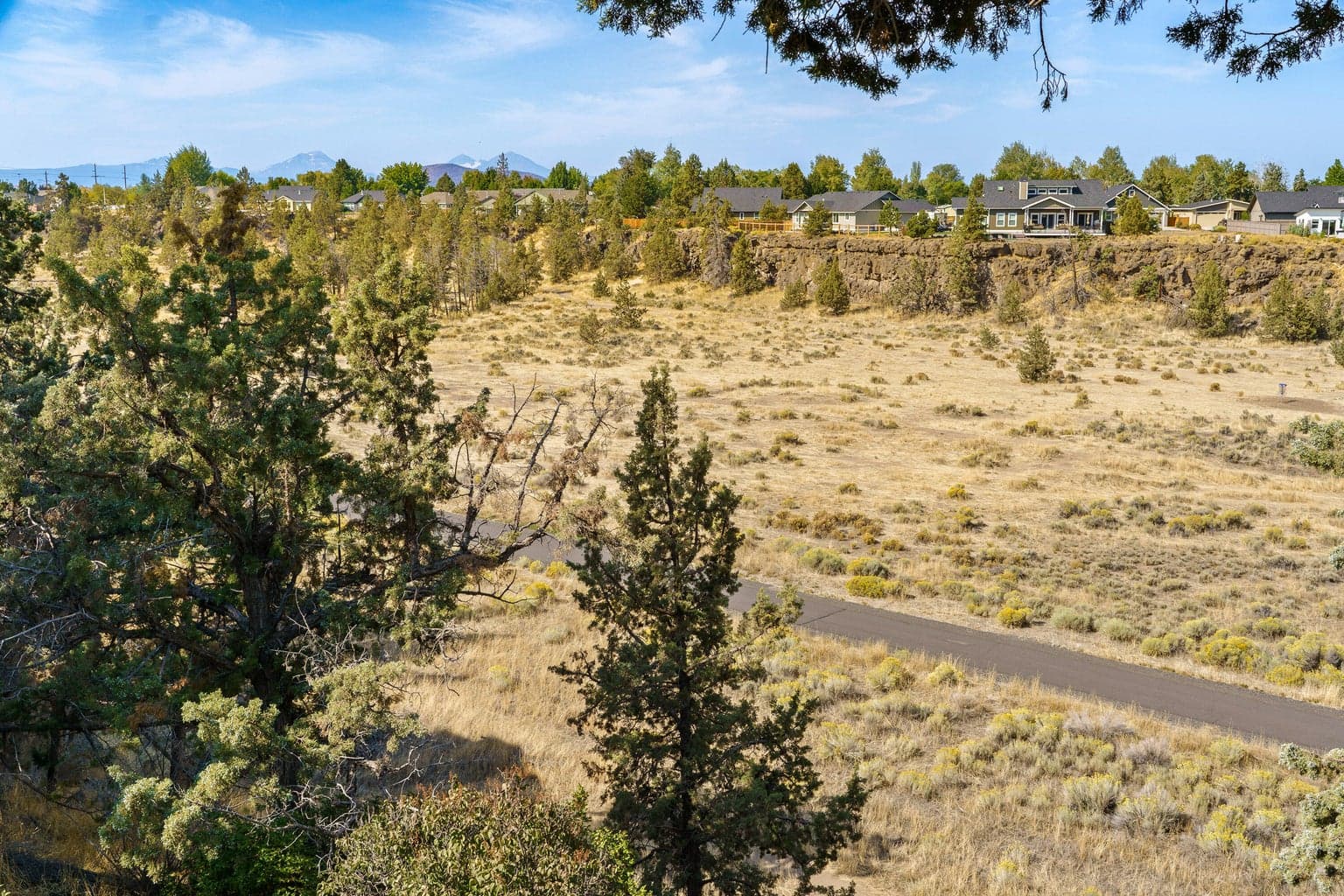 Photo of 517 NW Canyon Drive 29 of 40