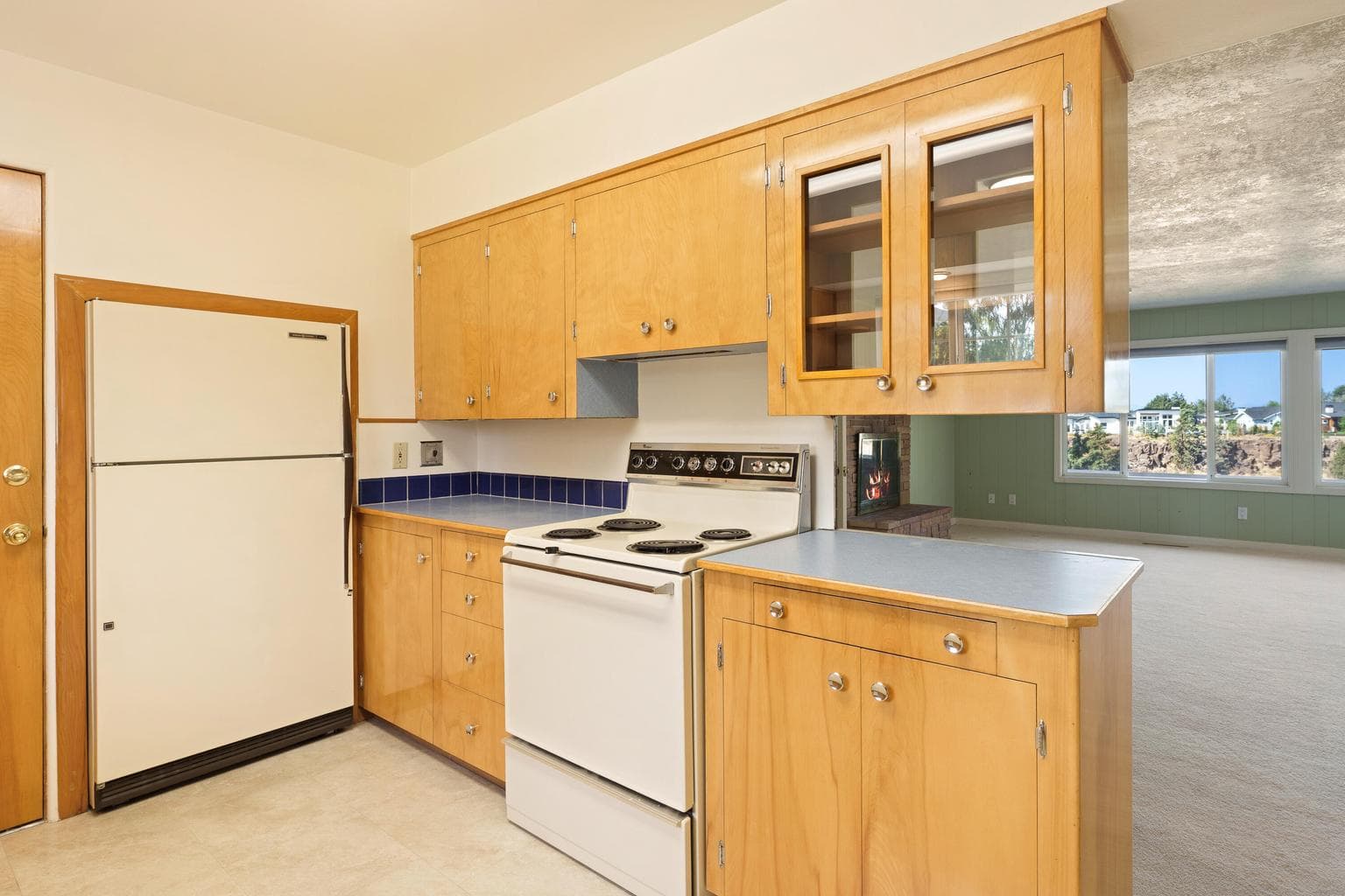 Photo of 517 NW Canyon Drive 9 of 40