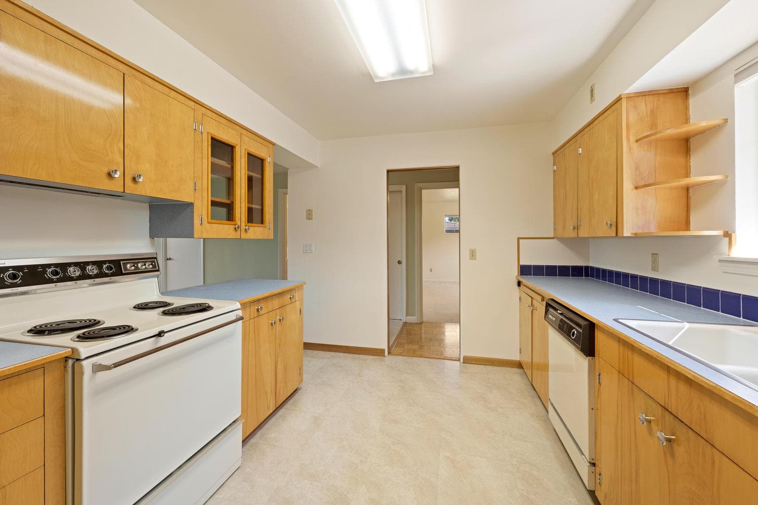 Photo of 517 NW Canyon Drive 13 of 40