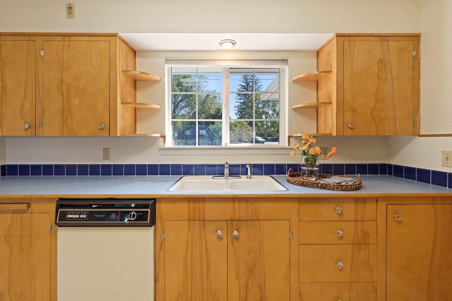 Photo of 517 NW Canyon Drive 12 of 40