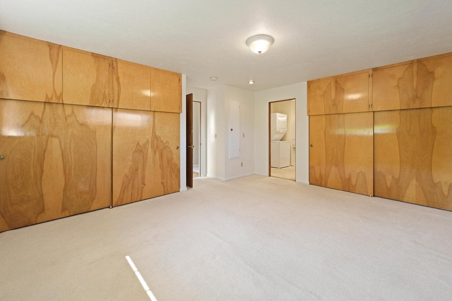 Photo of 517 NW Canyon Drive 15 of 40