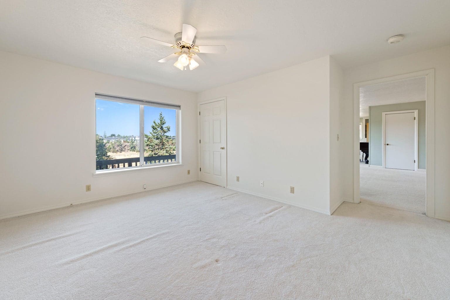 Photo of 517 NW Canyon Drive 20 of 40