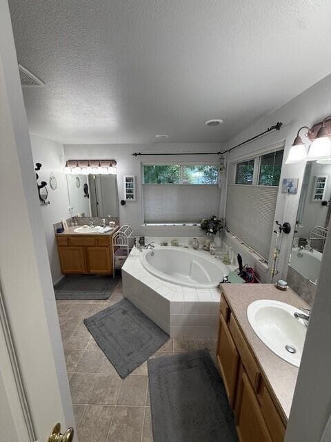 Photo of 3310 NE Mendenhall Drive 10 of 19
