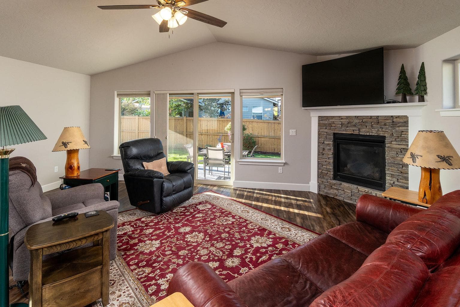 Photo of 2803 NE Faith Drive 7 of 32