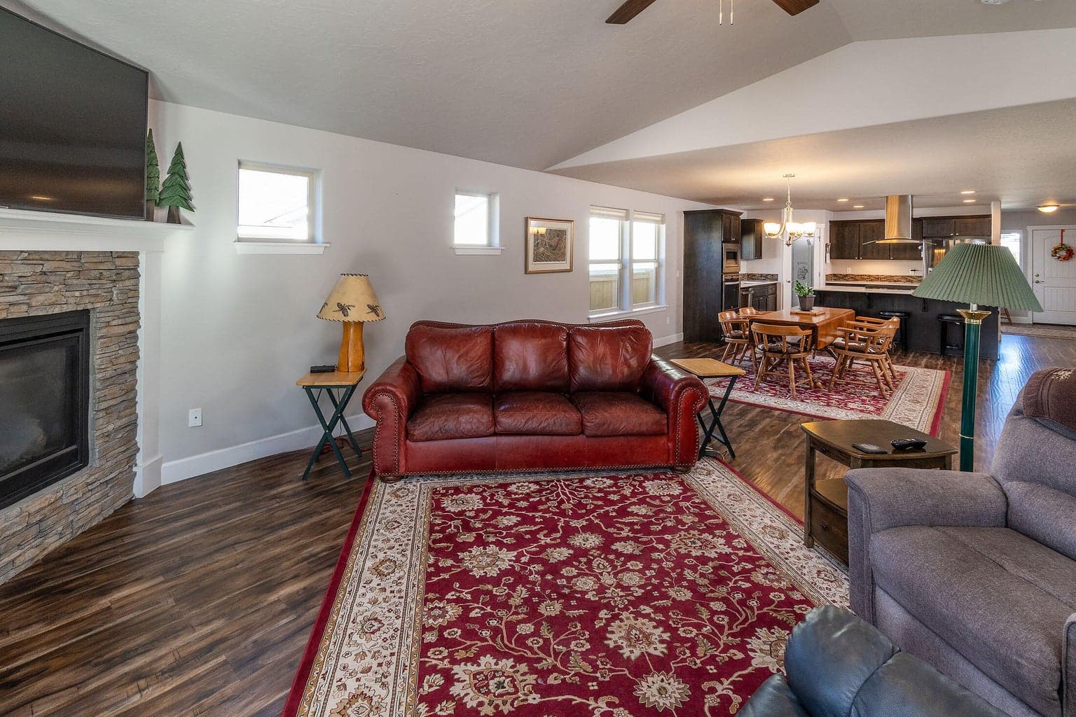 Photo of 2803 NE Faith Drive 8 of 32
