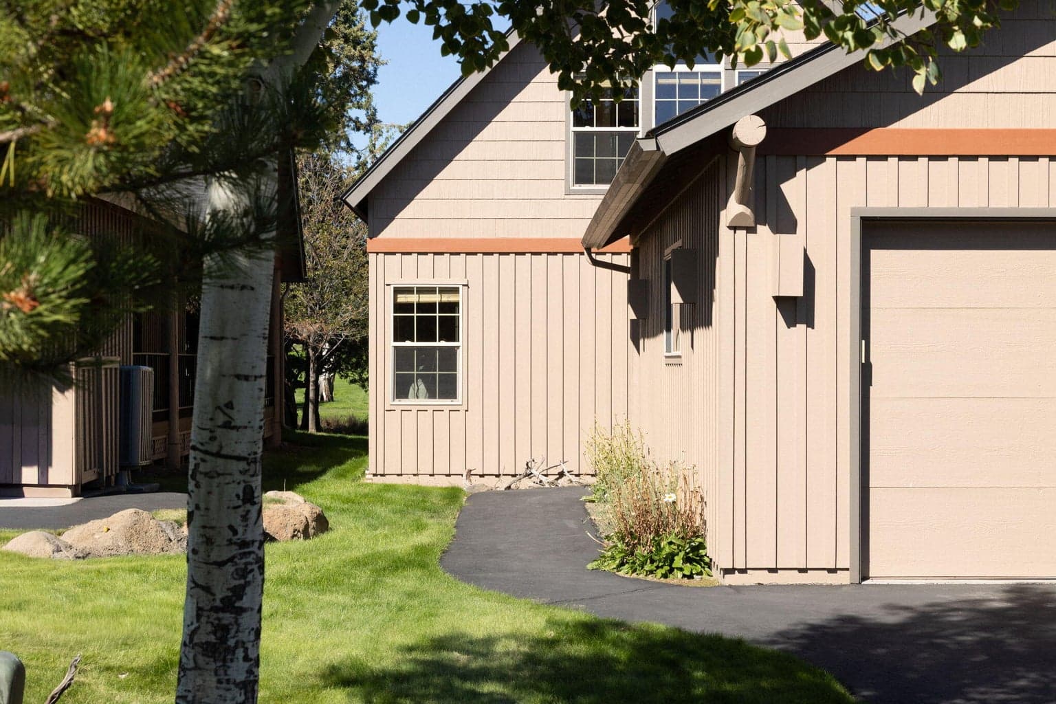 Photo of 1471 Red Wing 6 of 48