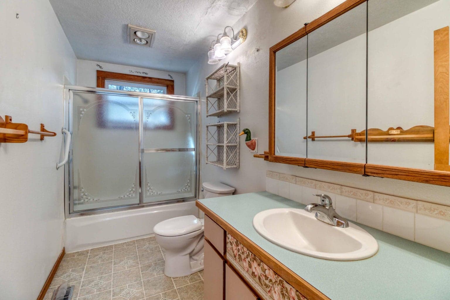 Photo of 15863 Dawn Road 11 of 40