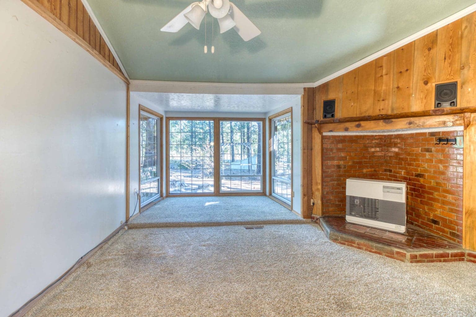 Photo of 15863 Dawn Road 15 of 40