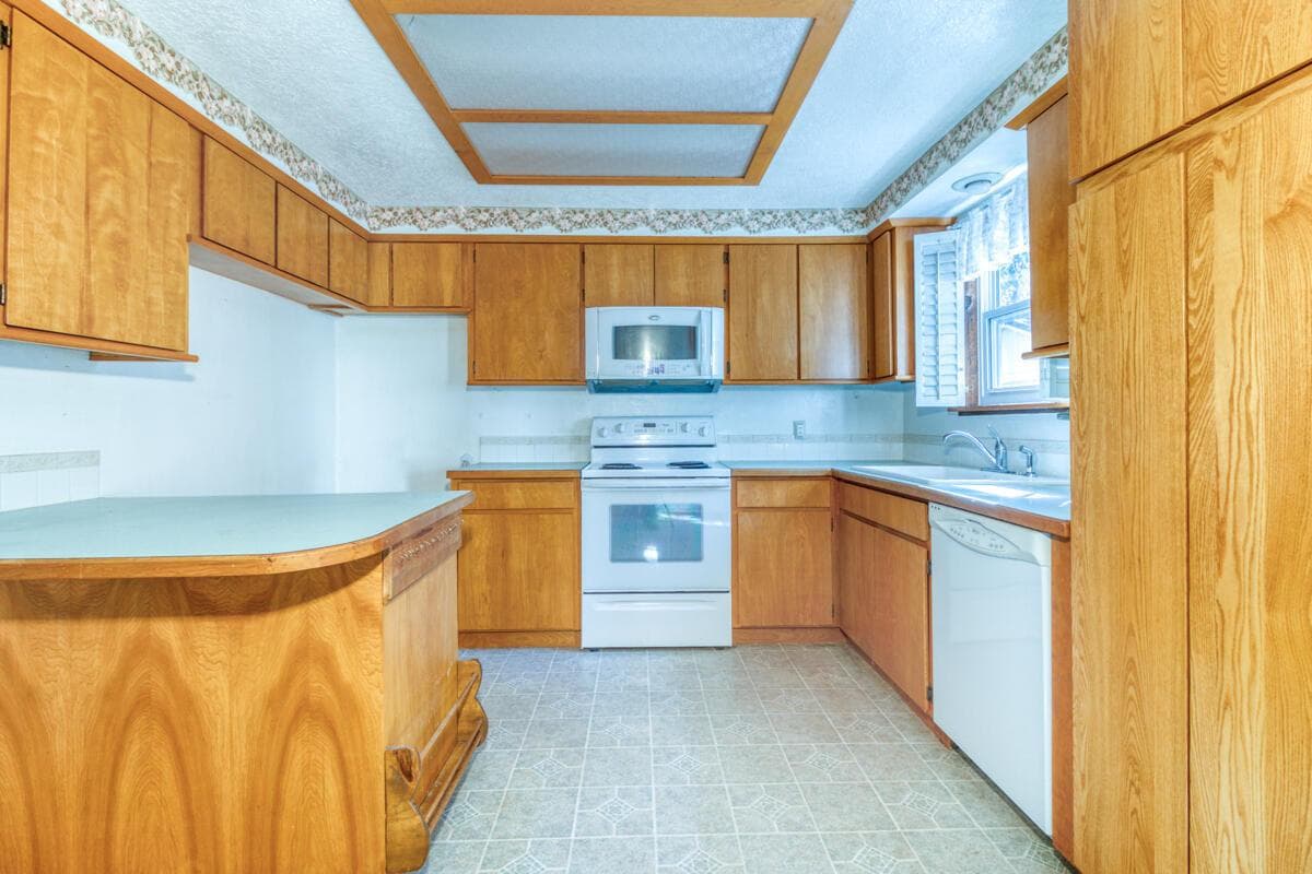 Photo of 15863 Dawn Road 7 of 40
