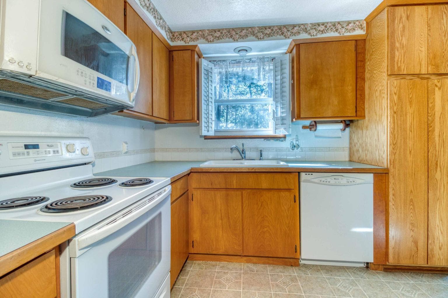 Photo of 15863 Dawn Road 8 of 40