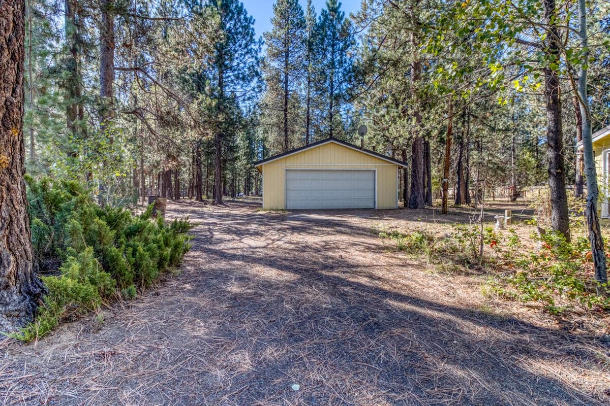 Photo of 15863 Dawn Road 28 of 40