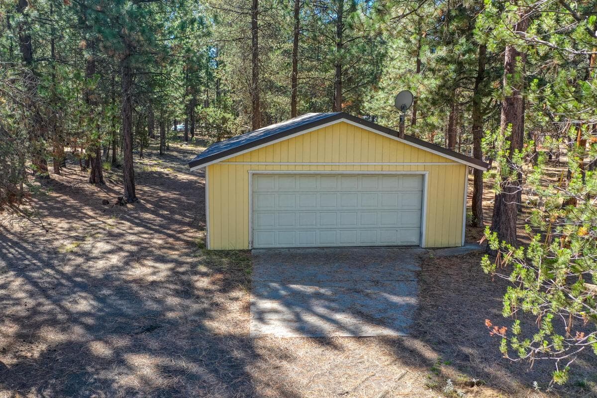 Photo of 15863 Dawn Road 31 of 40