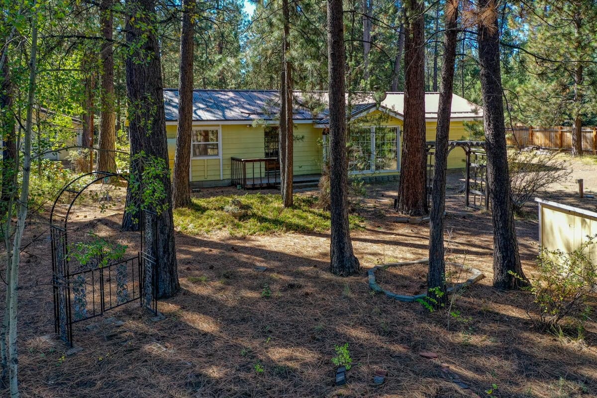 Photo of 15863 Dawn Road 33 of 40