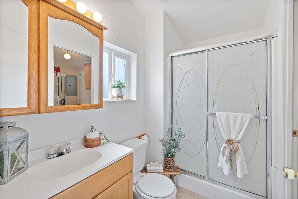 Photo of 185 NW Harwood Avenue 13 of 22