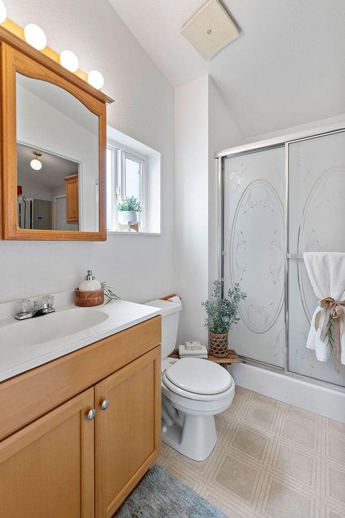 Photo of 185 NW Harwood Avenue 14 of 22