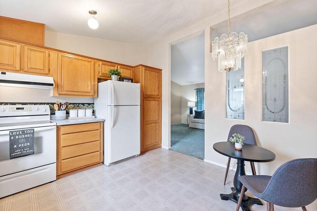 Photo of 185 NW Harwood Avenue 9 of 22