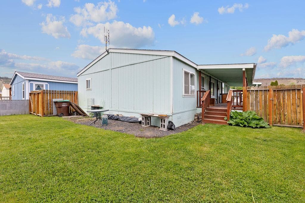 Photo of 185 NW Harwood Avenue 20 of 22